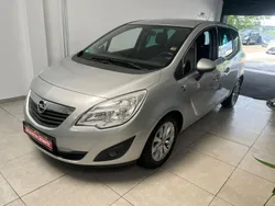Silber Gebraucht 2013 Opel Meriva Van / Kleinbus | 5.450 € (Guter Preis)