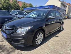 Schwarz Gebraucht 2011 Hyundai i30 Style Limousine | 4.990 € (Etwas zu teuer)