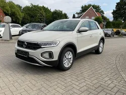 Ascotgrau Gebraucht 2024 VW T-Roc Life SUV | 25.800 € (Superpreis)