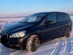 Schwarz Gebraucht 2015 BMW 220 Gran Tourer Sport Line Van / Kleinbus | 11.999 € (Guter Preis)