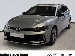 Oyster silver metallic Gebraucht 2024 VW Passat R-line Kombi | 43.921 € (Fairer Preis)