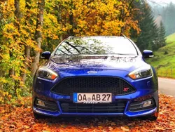 Blau Gebraucht 2016 Ford Focus Sport Kombi | 14.000 € (Guter Preis)
