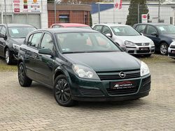 Grün Gebraucht 2004 Opel Astra Enjoy Limousine | 3.490 € (Teuer)