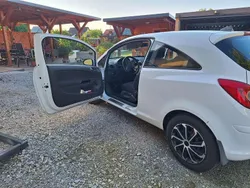 Weiß Gebraucht 2010 Opel Corsa Selection Limousine | 3.000 € (Fairer Preis)