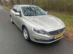 Braun Gebraucht 2016 Volvo V60 Kombi | 6.250 € (Superpreis)