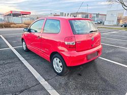 Rot Gebraucht 2010 VW Fox Refresh Kleinwagen | 2.299 €