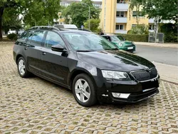 Schwarz Gebraucht 2014 Skoda Octavia Ambition Kombi | 6.200 € (Superpreis)