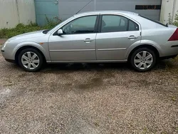 Silber Gebraucht 2003 Ford Mondeo Ghia Limousine | 1.250 € (Fairer Preis)