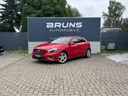 Rot Gebraucht 2012 Mercedes A180 Style Limousine | 9.880 € (Superpreis)