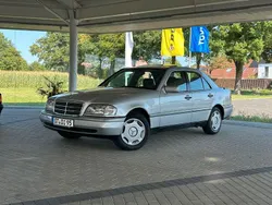 Silber Gebraucht 1995 Mercedes C220 Elegance Limousine | 4.700 €