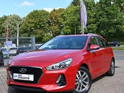 Rot Gebraucht 2017 Hyundai i30 Trend Kombi | 8.490 € (Fairer Preis)