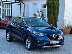Blau Gebraucht 2020 Renault Kadjar LIMITED SUV | 16.490 € (Fairer Preis)