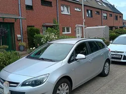 Silber Gebraucht 2013 Opel Astra Eco Limousine | 3.800 € (Guter Preis)