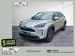 Silver metallic Gebraucht 2024 Toyota Yaris Cross Team SUV | 23.990 € (Guter Preis)