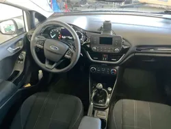 Weiß Gebraucht 2017 Ford Fiesta Kleinwagen | 5.500 € (Guter Preis)