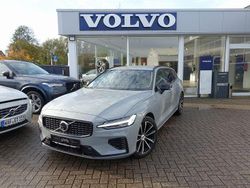 Grau Gebraucht 2024 Volvo V60 Plus Kombi | 39.900 € (Fairer Preis)
