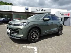 Grün Gebraucht 2024 VW Tiguan Elegance SUV | 41.950 € (Guter Preis)