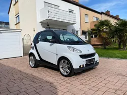 Weiß Gebraucht 2010 Smart ForTwo Coupé Brabus Coupé | 3.990 € (Fairer Preis)