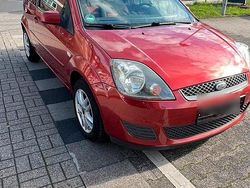 Rot Gebraucht 2008 Ford Fiesta Kleinwagen | 2.900 €