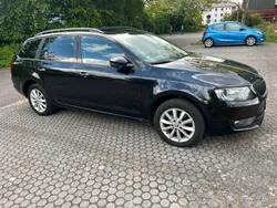 Schwarz Gebraucht 2016 Skoda Octavia Drive Kombi | 9.300 € (Guter Preis)