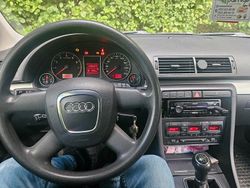 Grau Gebraucht 2005 Audi A4 Limousine | 3.950 € (Fairer Preis)