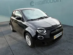 Schwarz Gebraucht 2021 Fiat 500e Action Limousine | 14.430 € (Etwas zu teuer)