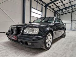 Schwarz Gebraucht 1993 Mercedes E500 Limousine | 54.900 €