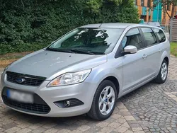 Silber Gebraucht 2010 Ford Focus Titanium Kombi | 2.200 € (Superpreis)