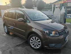 Braun Gebraucht 2011 VW Touran Van / Kleinbus | 6.600 € (Guter Preis)