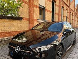 Schwarz Gebraucht 2018 Mercedes 200 AMG line Limousine | 20.300 € (Fairer Preis)