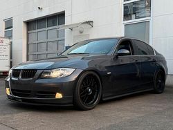 Grau Gebraucht 2005 BMW 325 Limousine | 3.500 €