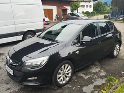 Schwarz Gebraucht 2012 Opel Astra Limousine | 5.600 € (Fairer Preis)