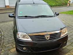Grau Gebraucht 2011 Dacia Logan MCV Kombi | 3.499 €