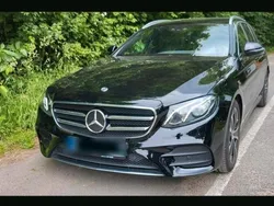 Schwarz Gebraucht 2020 Mercedes E300 AMG line Kombi | 23.500 €