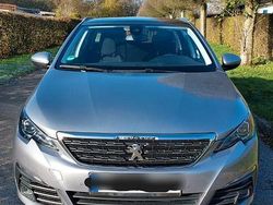 Grau Gebraucht 2017 Peugeot 308 SW Allure Kombi | 10.900 €