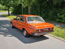 Rot Gebraucht 1980 Mercedes 230 Limousine | 11.300 €