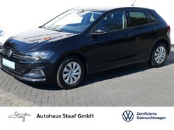Deep black perleffekt Gebraucht 2021 VW Polo Comfortline Kleinwagen | 19.490 € (Etwas zu teuer)