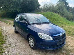 Blau Gebraucht 2014 Skoda Fabia Active Kleinwagen | 4.400 € (Fairer Preis)