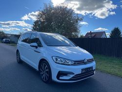 Pure white Gebraucht 2017 VW Touran Highline Van / Kleinbus | 17.400 € (Fairer Preis)