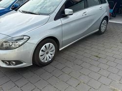 Silber Gebraucht 2014 Mercedes 220 Van / Kleinbus | 13.500 €