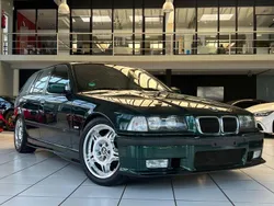 Grün Gebraucht 1998 BMW 323 M Sport Kombi | 22.990 €