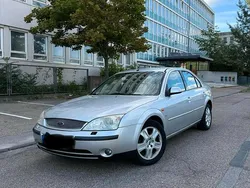 Silber Gebraucht 2003 Ford Mondeo Ghia Limousine | 2.900 € (Fairer Preis)