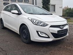 Weiß Gebraucht 2014 Hyundai i30 Edition Kombi | 3.500 € (Superpreis)