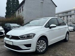 Weiß Gebraucht 2015 VW Golf Sportsvan Trendline Van / Kleinbus | 8.799 € (Fairer Preis)
