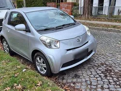 Silber Gebraucht 2009 Toyota iQ Cool Kleinwagen | 4.950 € (Fairer Preis)