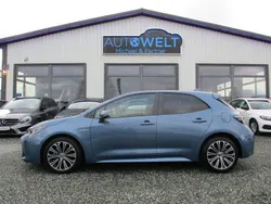 Blau Gebraucht 2019 Toyota Corolla Hybrid Club Limousine | 22.680 € (Etwas zu teuer)