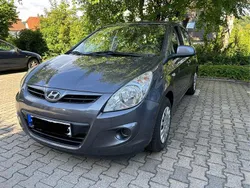 Grau Gebraucht 2012 Hyundai i20 Classic Limousine | 4.900 € (Fairer Preis)
