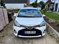 Weiß Gebraucht 2016 Toyota Yaris Active Kleinwagen | 12.500 € (Teuer)