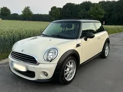 Beige Gebraucht 2010 Mini ONE Kleinwagen | 5.400 €