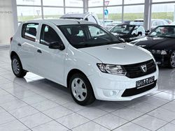 Weiß Gebraucht 2014 Dacia Sandero Ambiance Kombi | 7.490 € (Etwas zu teuer)